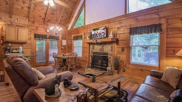 Cabin, 2 Bedrooms | Living area