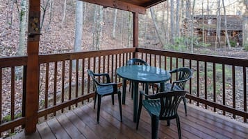 Kulübe, 2 Yatak Odası | Açık havada yemek servisi