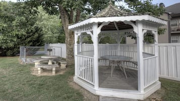 Condo, 1 Bedroom | BBQ/picnic area