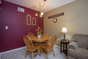 Condo, 1 Bedroom | Dining