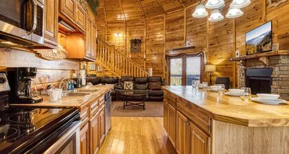 Declan's View - Cozy 1 bedroom with Game room and Great Mountain Views! 1 Cabin by RedAwning