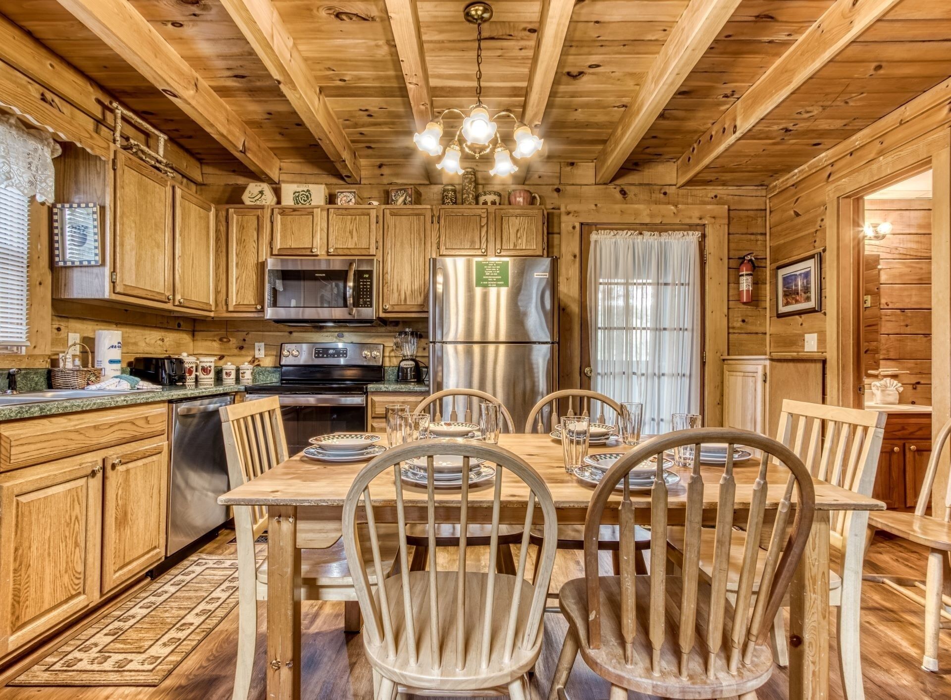 Cabin, 3 Bedrooms | In-room dining
