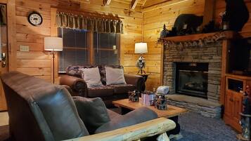 Cabin, 2 Bedrooms | Living area