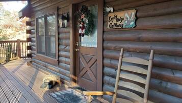 Cabin, 2 Bedrooms | Exterior detail