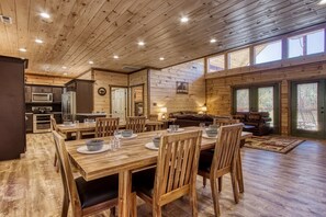 Kabin, 6 kamar tidur | Tempat makan
