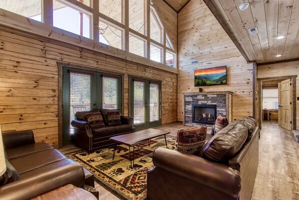 Cabin, 6 Bedrooms | Living area