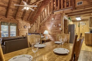 Cabin, 3 Bedrooms | Dining