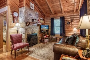 Living area - Er44 - Rising Eagle - Great Location! Close To Town! 2 Bedroom Cabin by RedAwning (Pigeon Forge)