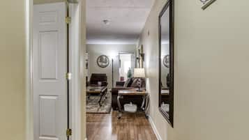 Condo, 3 Bedrooms | Interior