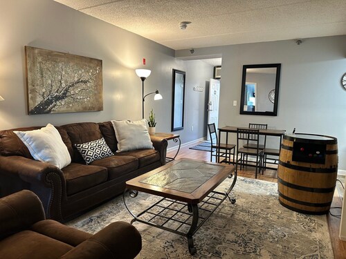 Gatlinburg Towers Condo Unit 501 - Great Location! Close To Town! 3 Bedroom Condo by RedAwning