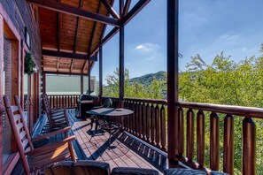 Cabin, 4 Bedrooms | Terrace/patio