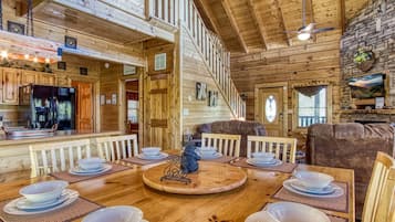 Cabana, 4 quartos | Opções para refeição no quarto