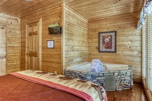 Cabin, 4 Bedrooms | Bathroom | Towels