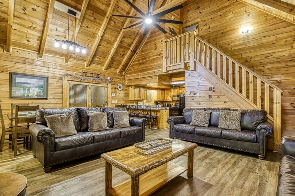 Cabin, Multiple Bedrooms | Living area