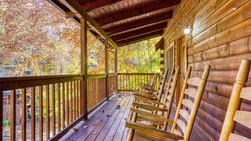 Cabin, Multiple Bedrooms | Terrace/patio