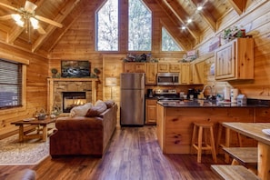 Cabin, 1 Bedroom | Private kitchen | Fridge, oven, coffee/tea maker, toaster - Er260- Magical Moments Great Location- Close To Town 1 Bedroom Cabin by RedAwning (Pigeon Forge)