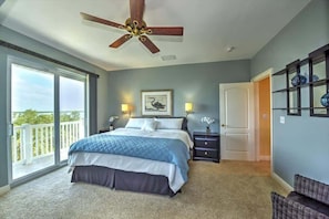 4 habitaciones, tabla de planchar con plancha, wifi y ropa de cama 