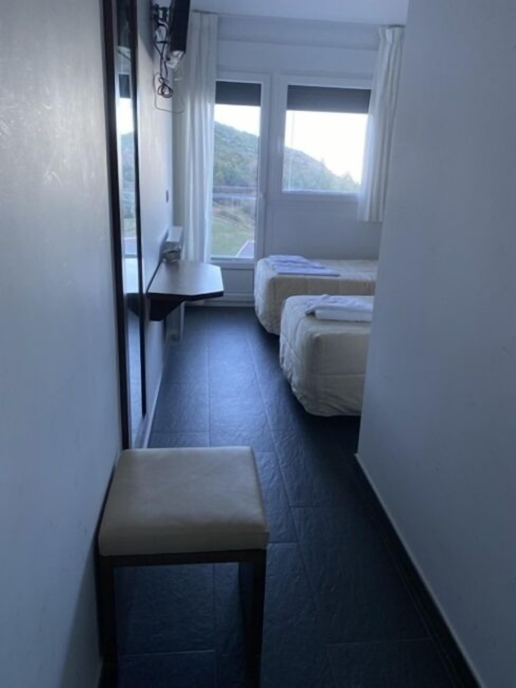 Coffres-forts dans les chambres, bureau, Wi-Fi gratuit, draps fournis