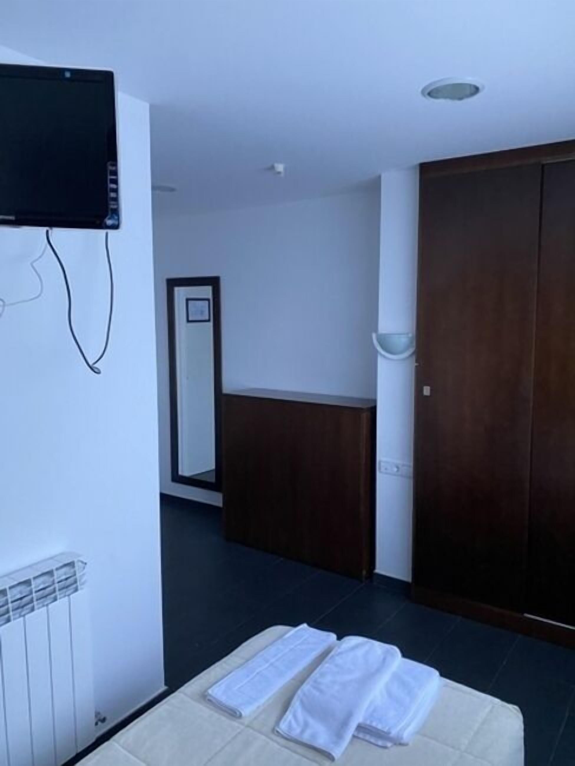 Coffres-forts dans les chambres, bureau, Wi-Fi gratuit, draps fournis