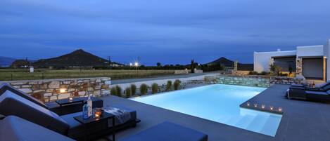 حمّام سباحة خارجي