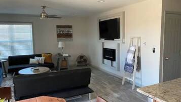 Smart TV, fireplace
