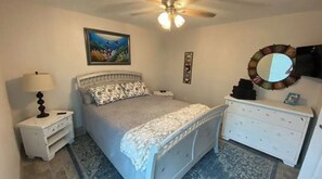 1 bedroom, WiFi - WILD CARD SUITE: Unit B.              Casino Retreat & Pickleball court (Thackerville)