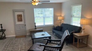 Living area - WILD CARD SUITE: Unit B.              Casino Retreat & Pickleball court (Thackerville)