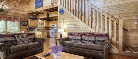 Cabin, 4 Bedrooms | Living area