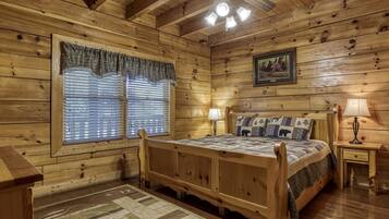 Cabin, 4 Bedrooms | 4 bedrooms, free WiFi