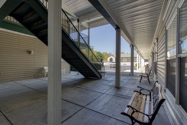 Condo, 2 Bedrooms | Property grounds