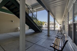 Condo, 2 Bedrooms | Property grounds