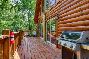 Cabin, 2 Bedrooms | Property grounds