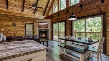 Ferienhütte, 2 Schlafzimmer | Eigene Küche | Kühlschrank, Ofen, Wasserkocher mit Kaffee-/Teezubehör, Toaster