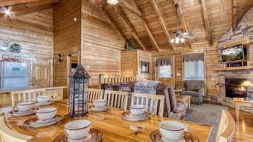 Cabin, 2 Bedrooms | Dining