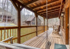 Cabin, 3 Bedrooms | Property grounds - Er47 - Moody Blue - Great Location. Close To All The Action! 3 Bedroom Cabin by RedAwning (Pigeon Forge)