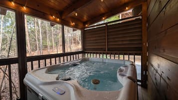 Cabane, 3 chambres | Bain à remous intérieur