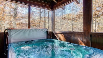 Indoor spa tub