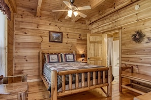 5 bedrooms, free WiFi - Cinema Falls - Great Location! - Convenient To Everything! 5 Bedroom Cabin by RedAwning (Pigeon Forge)