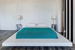 4 bedrooms, internet, bed sheets