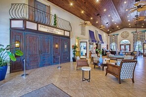 Casa, 5 habitaciones | Lobby