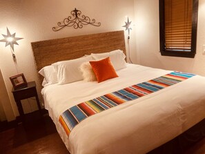 4 bedrooms, iron/ironing board, WiFi, bed sheets - Happy Trails Cowboy Cabin HOT TUB POOL on 12 ac (Bandera)