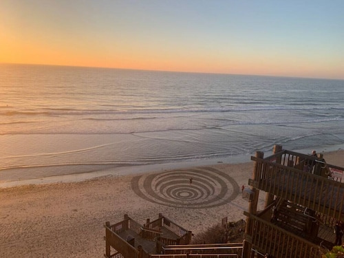 Encinitas Gem - Walk to Downtown & Beaches, Hot Tub