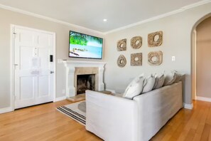 Smart TV, fireplace, offices