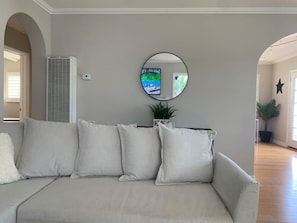 Smart-TV, peis og kontorer