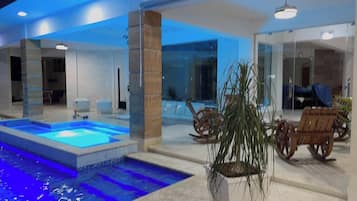 Outdoor pool, a heated pool