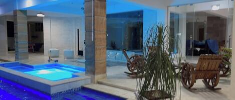 Outdoor pool, a heated pool