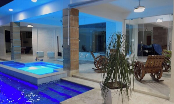 Outdoor pool, a heated pool