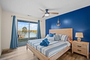 6 bedrooms, free WiFi, bed sheets - Keowee Cove Dock & Lake Views! (Seneca)