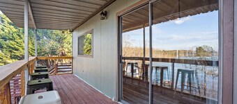 Keowee Cove Dock & Lake Views!