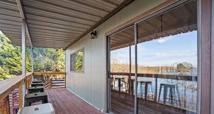 Keowee Cove Dock & Lake Views!